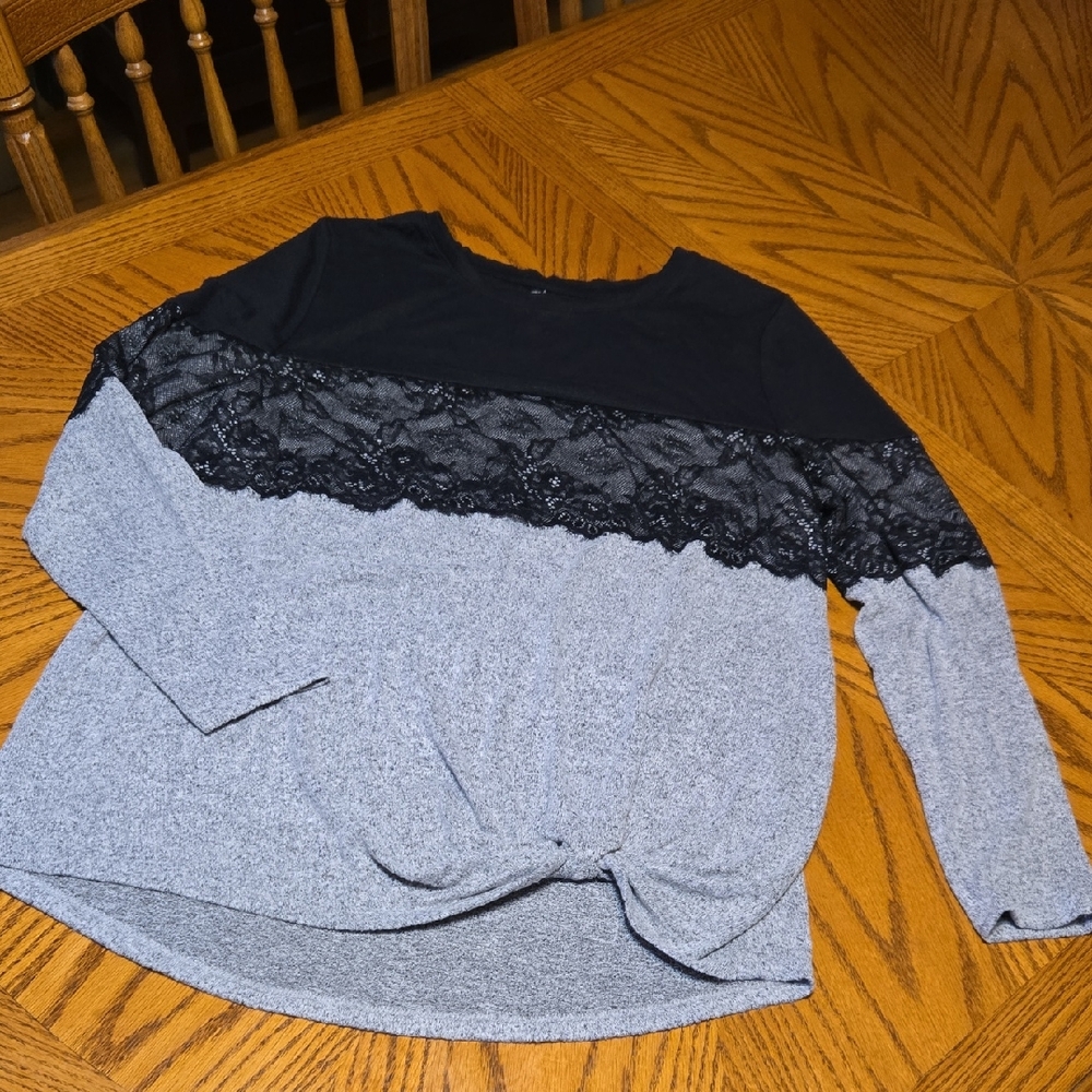 Maurices Black & Gray Lace-Trim Long Sleeve Knit Top